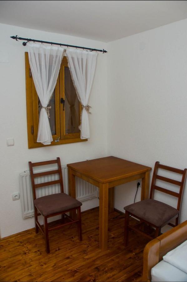 Apartament Kuca za odmor Poppke Fericanci Zewnętrze zdjęcie